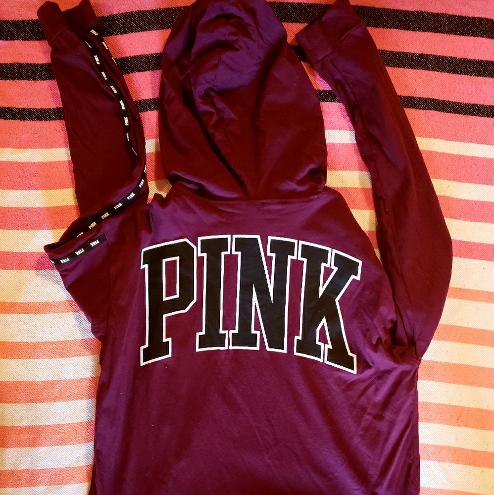 VS PINK Hooded long sleeve (7/18 release)